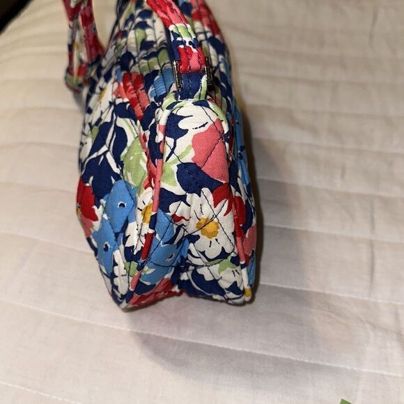 Vera Bradley NWT Blue Red Floral Quilted Summer Cottage Mini Crossbody Purse - Picture 5 of 10